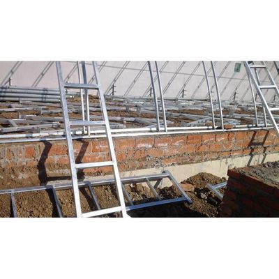 Groenhuis voor de groentehouderij met staalframe